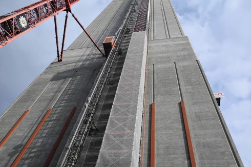 Das höchste Kornhaus der Schweiz ist klassisch in Sockel, Schaft und Krone geteilt.<br />