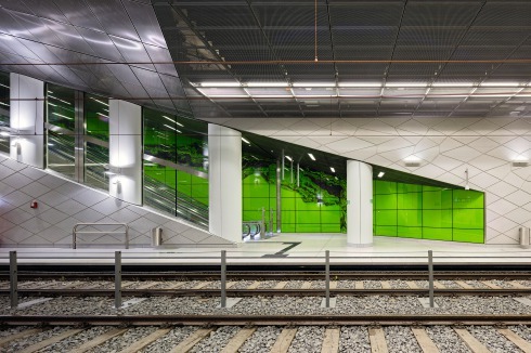 In der Station Graf-Adolf-Platz treffen Schnittraum und Kontinuum besonders markant aufeinander<br />