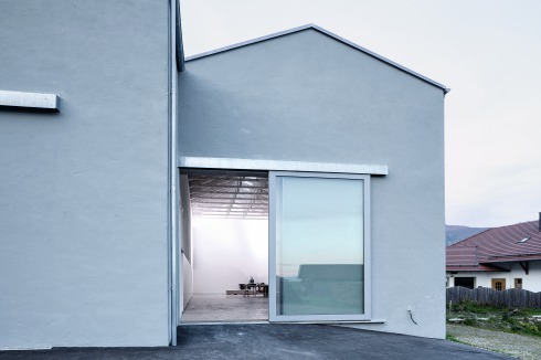 Kunst versus Eigenheim: Auf den ersten Blick Gewerbehallen, auf den zweiten ausgefeilte Architektur <br />