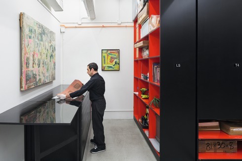 Im hinterer Bereich haben die Archivare ihren Arbeitsplatz.<br />