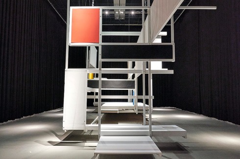 Steht im Zentrum der MAK-Ausstellung: ein 1:1-Nachbau von Friedrich Kieslers Installation „Raumstadt“ aus dem Jahr 1925.<span class="OffWhite"></span><br />