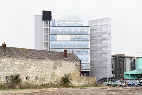 FabLabs als nicht-kommerzielle Arbeitsräume in einem ehemaligen Industrieareal, das sich inzwischen zum Kulturquartier von Caen weiterentwickelt.<br />