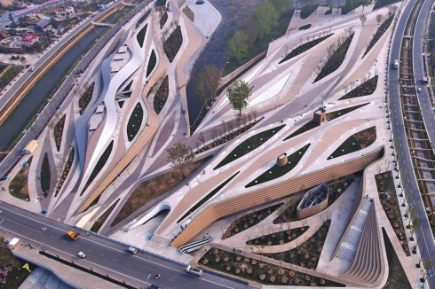 Das Qingdao Earthly Pond Service Centre (2011 - 2014) von HHD_Fun (Wang Zhenfei / Wang Luming / Li Hongyu) aus Beijing war der Standort der International Horticultural Exposition 2014 in Qingdao in der Provinz Shandong.<br />