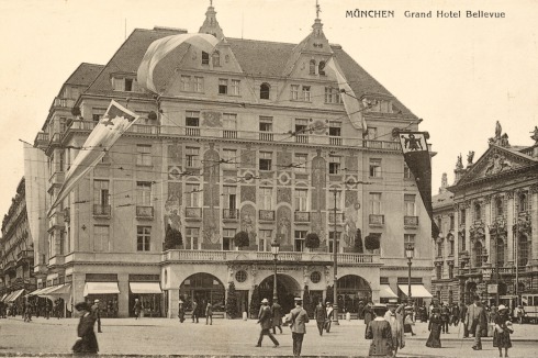 Das Hotel wurde vor dem Ersten Weltkrieg unter dem Namen „Bellevue“ geführt.<br />