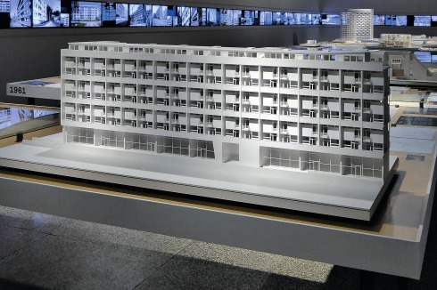 Gesamtansicht des Modell (in der Ausstellung über die Architektin Jadwiga Grabowska-Hawrylak im Architekturmuseum Wrocław)