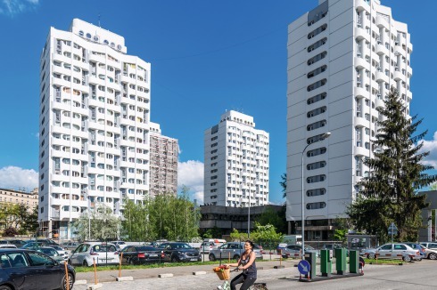 Aus Anlass der Kulturhauptstadt wurden die Wohn­türme renoviert, ­allerdings nicht nach Originalentwurf, sondern offenbar inspiriert von den weißen Image-­Modellen. Ein Pyrrhus-Sieg der Denkmalpflege? <br />