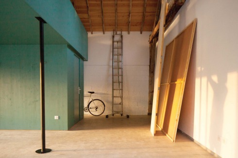 Preis (5000 Euro):<strong> Buero Kofink Schels</strong> (München) für die Umnutzung einer Scheune zum Atelier in Rueyres (Frankreich) <br />