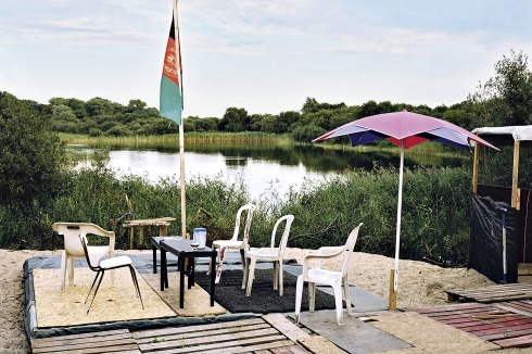 Terrasse eines der afghanischen Restaurants im  „Dschungel“<br />