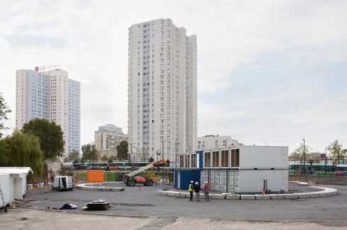 Erstes Auffanglager für Flüchtlinge in Paris: Umgebaute Lagerhalle ...<span class="OffWhite"></span><br />