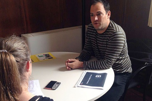 Ignasi Calbó empfängt in seinem Büro im Rathaus von Barcelona.<br />