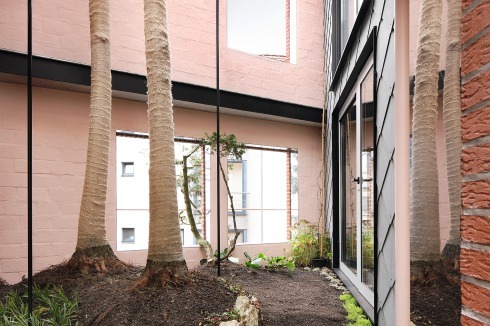 <strong>1. </strong><strong>Preis</strong> Zweigeteiltes Haus HUIK in Antwerpen<br />