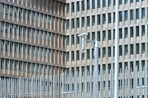 Die Fassade. Informationen, die über das Offensicht­liche hinausgehen, wurden vom BND zensiert.<span class="OffWhite"></span><span class="OffWhite"></span><br />