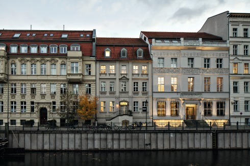 So unterschiedlich wohnen Flüchtlinge in Deutschland: Haus Märkisches Ufer in Berlin-Mitte, ...<br />