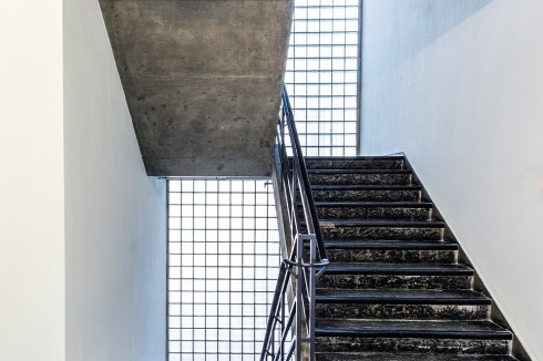 Die Treppenhäuser erschließen Alt- und Neubau.<br />