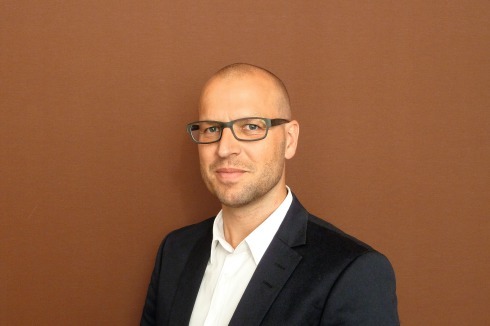 <strong>Peter Fretschner</strong> 46, hat an der FH München Architektur studiert und leitet seit 2012 die Stabsstelle Bau des Vereins SOS-Kinderdorf. Zuvor war er 12 Jahre lang Projektleiter bei Meck Architekten<br />