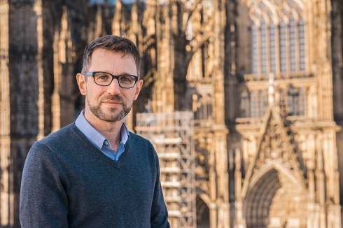 <strong>Peter Füssenich</strong> ist seit 2016 Kölner Dombaumeister. Der gebürtige Bonner war als Architekt zunächst Baureferent beim Kölner Generalvikariat, bevor er 2012 zur Dombauhütte wechselte.<br />