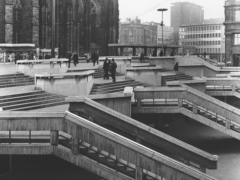 photo Köln Domplatte die transformation der domplatte in koln