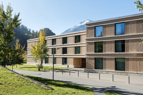 Noch nicht mit der 360-Grad-Kamera abgelichtet sind: die Klinik St. Pirminsberg in Pfäfers (2010), ...<br />