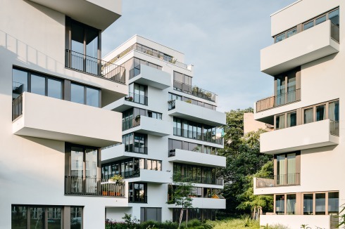 Sechs Mal dasselbe Haus ­in Serie? Die Balkone sind in jedem zweiten Geschoss gedreht, um Monotonie zu verhindern ...<br />