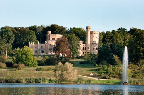 Schloss Babelsberg von der Glienicker Brücke aus.<br />