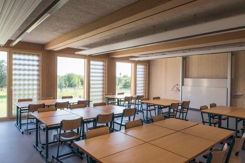 ... zwei Randelementen mit je einer Seitenwand und einem Unterzug sowie einem mittleren Element mit zwei Unterzügen ohne Wand.<br />