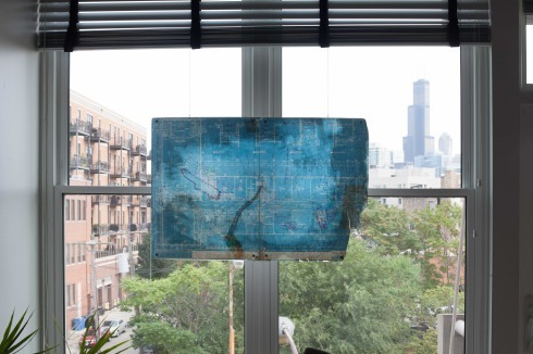 "Prussian Blue / Ground Floor Plan, 2017" von John Preus<br />Weitere Infos zur Ausstellung unter <a href="http://www.ohc-gallery.com/" target="_blank" >http://www.ohc-gallery.com/</a>