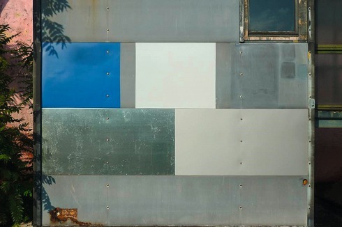 Eine mehr­farbige Fassade wurde dadurch ausgeschlossen.<br />