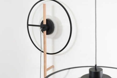 <strong>Lumio</strong> vom Produktdesigner Max Kimpel aus Burg Giebichenstein kann als Wand- und Pendelleuchte verwendet werden.<br />