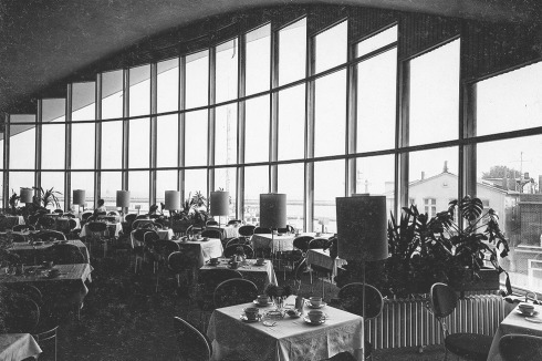 <span class="Bold">Das Café im Obergeschoss.</span><br /><br /><br />