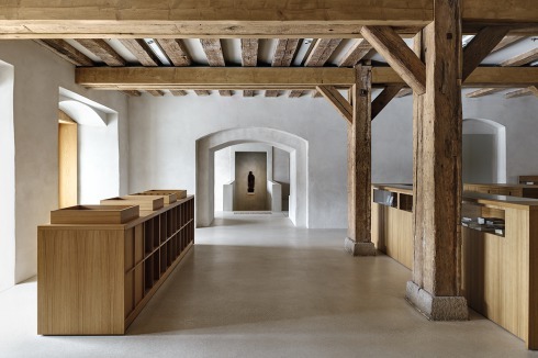 Im Ausstellungsbereich im Erdgeschoss ist die Eichenkonstruktion aus dem 19. Jahrhundert zu erleben.<br />