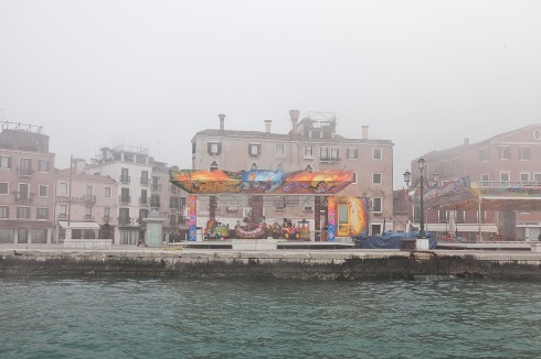 Um so mehr faszinieren die Bilder, wenn die Stadt im morgendlichen Nebel versinkt und wie in der Serie „Neverland“ als geheimnisvolle, ruhig schlafende Insel erscheint. <br />