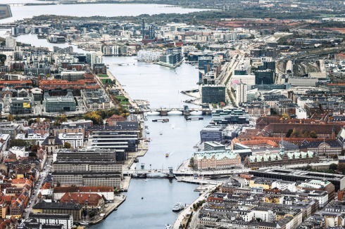Das 11.500 Quadratmeter große Areal des Blox-Ge­bäu­des liegt im Zentrum von Ko­penhagen auf der Stadt­insel Slotsholem.<br />