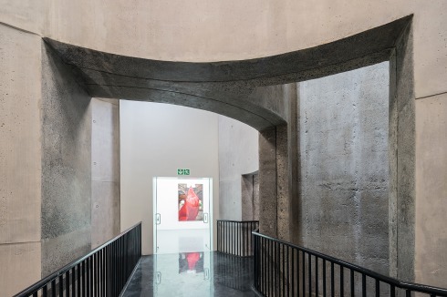 Die etwa 100 Ausstellungsräume sind beinahe durchweg orthogonal und ohne Tageslicht.<br />