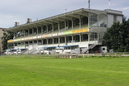 Und noch ein Abrisskan­didat: Die Haupttribüne der Horner Galopp-Rennbahn (1911/12) von Otto March<br />