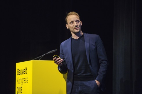 <strong>Jan Musikowski</strong> „Die Digitali­sierung wird die zukünftige Denkmalpflege vor neue Herausforderungen stellen: Versteht in 50 Jahren noch jemand die digitale Sprache unserer heutigen Gebäude?“<br />