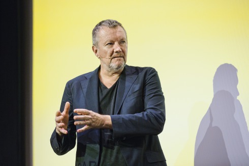 <strong>Kjetil Thorsen</strong> „Je häufiger man sich in die virtuelle Welt begibt, desto wichtiger wird die Wahrnehmung der physischen Umgebung, in der man sich dabei befindet.“<br />