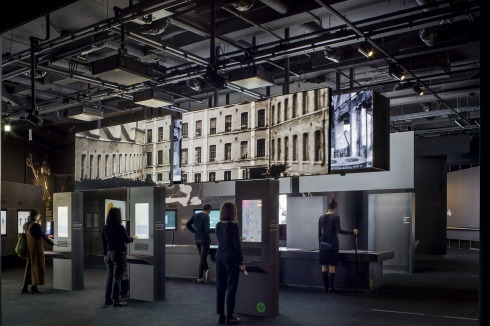 Schwerpunkte des neuen Museums sind die Indus­trie-, Sozial- und Stadtbaugeschichte des 20. Jahrhunderts. Auch die demographische Entwicklung Italiens und die Migration werden beleuchtet.  <br />