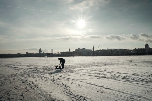 Sie liegt an der Newabucht an der Ostsee.<br />