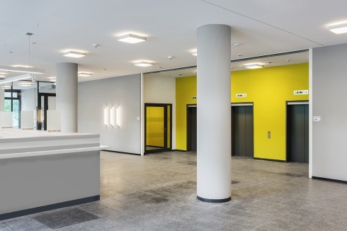 Foyer<span class="OffWhite"></span><br />
