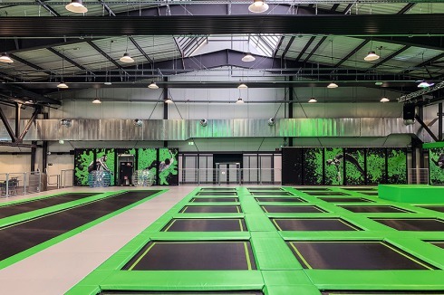 Die Trampolinhalle<br />