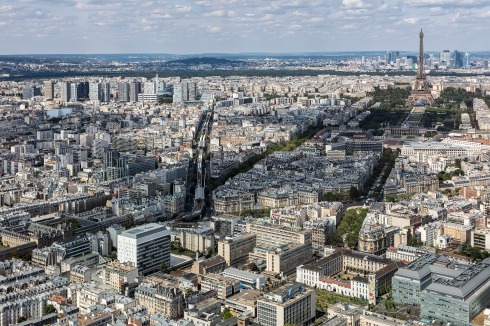Der Block steht im Krankenhausquartier Necker in zweiter Reihe an der Rue Vaugirard.<br />