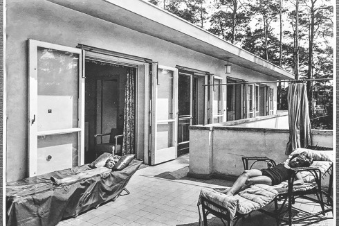 Die kleine Terrasse im ersten Obergeschoss diente zum Sonnenbaden.<br />