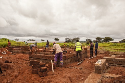 <span class="Bold">Baustelle des Gästehauses vom Krankenhaus in Ngaoubela in Kamerun.</span><br />