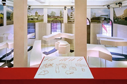 <span class="Bold">2006</span> „Swiss Shapes &amp; Zurich Happens“.<br />
