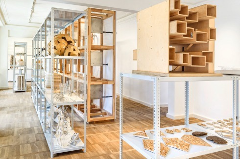 Wie in einem Schaulager: Material-, Form-, und Modellstudien.<br />