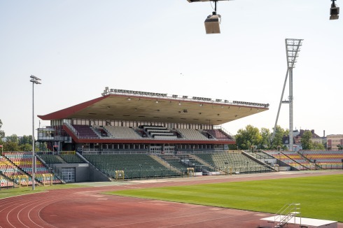 Der Zeugniswert des Stadions besteht nicht zuletzt darin, dass in ihm die früheste und die letzte Phase der ostdeutschen Moderne verschmelzen.<br />