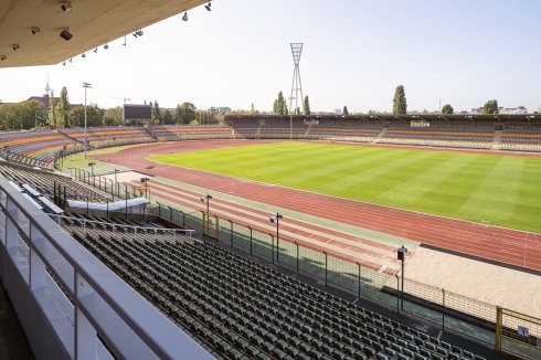 Mit knapp 20.000 Plätzen ist das Jahnstadion das drittgrößte Stadion Berlins.<br />