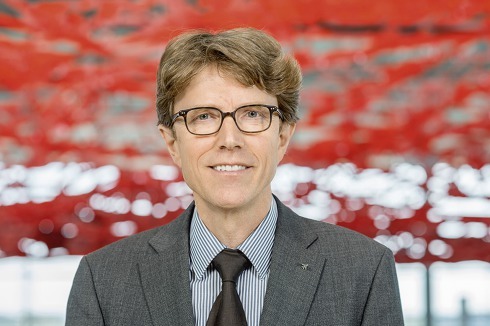 Robuste Flughafenstruktur BER: Wandel des Projekts in 26 Jahren von Standortentscheidung bis zur Eröffnung und Weiterentwicklung in der Masterplanung bis 2040: <strong>Engelbert Lütke Daldrup</strong> (<a href="https://www.berlin-airport.de/de/_dokumente/unternehmen/ueber-uns/geschaeftsfuehrung/2017-03-luetke-daldrup.pdf" target="_blank" >Geschäftsführung Flughafen Berlin Brandenburg</a>)