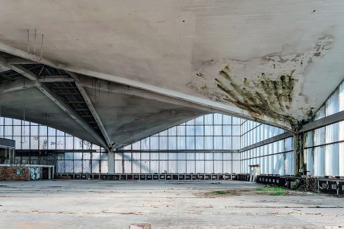 Die Hyparschale in Magdeburg war stark korrodiert, sie wird aktuell mit Carbonbeton saniert. <br />