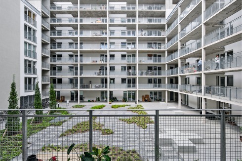 Der Neubau bildet den Abschluss eines Gründerzeitblocks ...<br />
